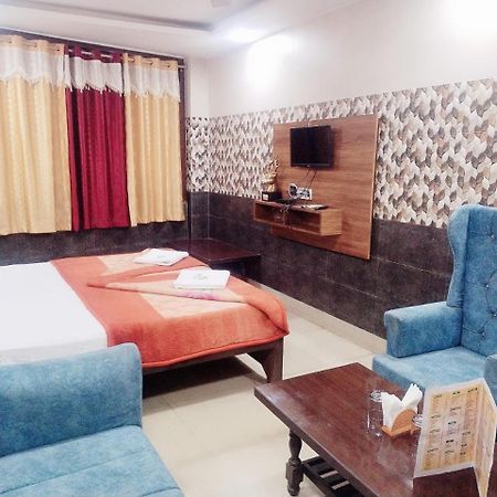Hotel Vishal Palace 乌纳奥 外观 照片