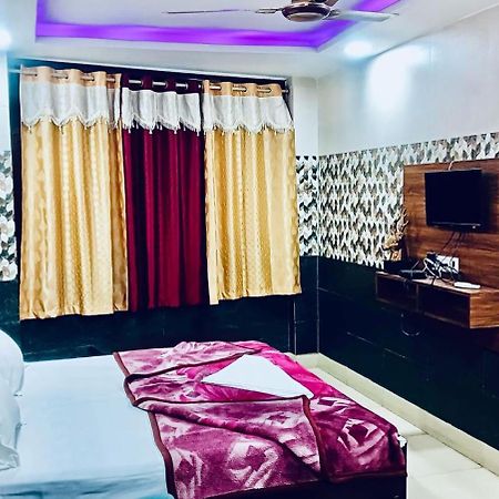 Hotel Vishal Palace 乌纳奥 外观 照片