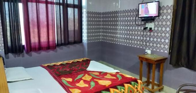 Hotel Vishal Palace 乌纳奥 外观 照片