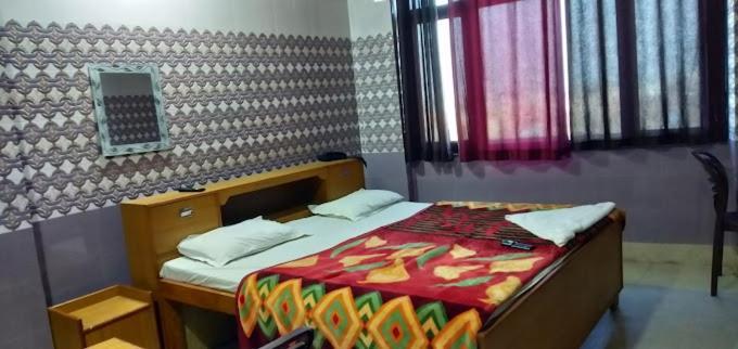 Hotel Vishal Palace 乌纳奥 外观 照片