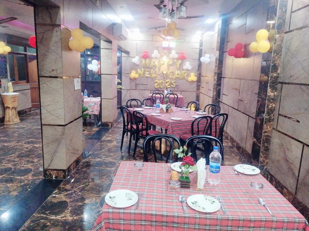 Hotel Vishal Palace 乌纳奥 外观 照片