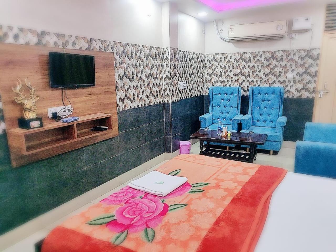 Hotel Vishal Palace 乌纳奥 外观 照片